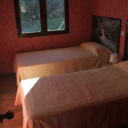 Pegueras * Cuevas Del Valle