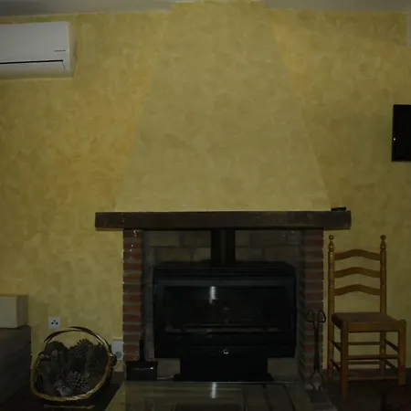 Pegueras * Cuevas Del Valle